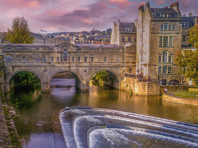 Best Cities for Airbnb Investment in the UK